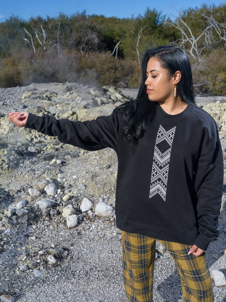 Taniko Hou Print Crew - Black