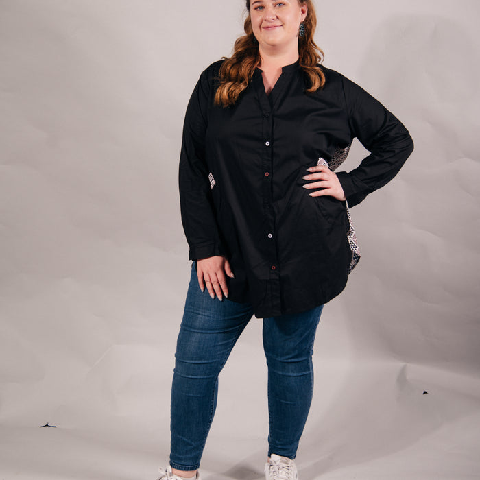 Waharua Kōpito Cotton Button Shirt - Black