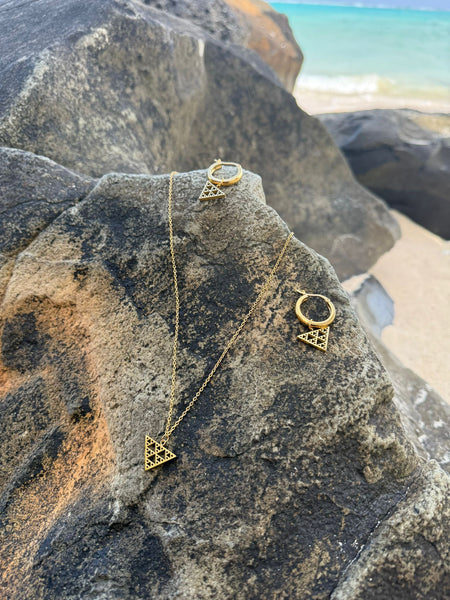 18ct Gold Plated Niho Earring and Pendant Set