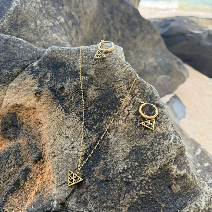18ct Gold Plated Niho Earring and Pendant Set
