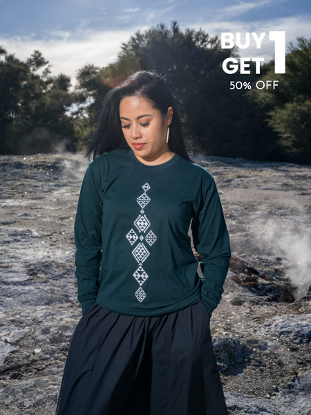 Taniko Waru Long Sleeve Tee - Pine Green