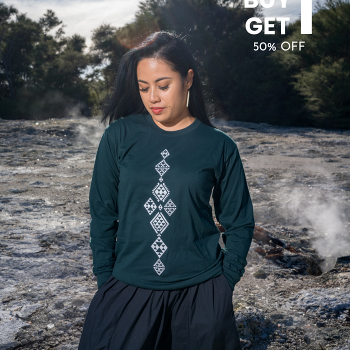Taniko Waru Long Sleeve Tee - Pine Green