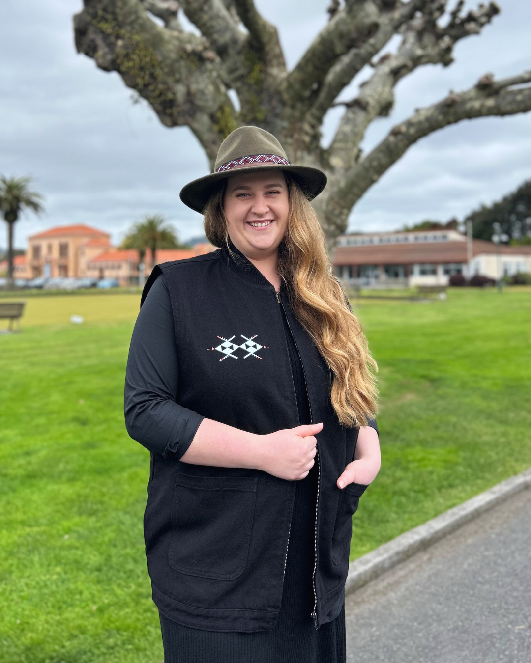 Rangitāmiro Print Vest - Black