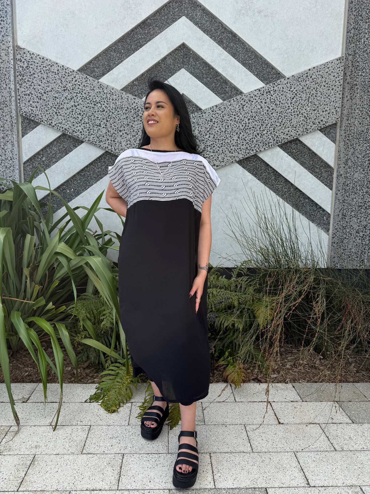 Whakarare dress - White + Black
