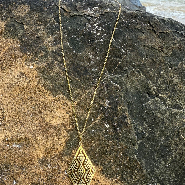 18ct Gold Plated Taimana Earring and Pendant Set