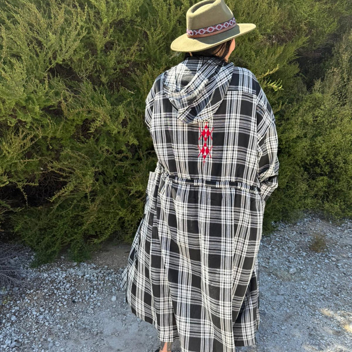 Rangitāmiro Tartan Hoodie Koti - Black, White & Red