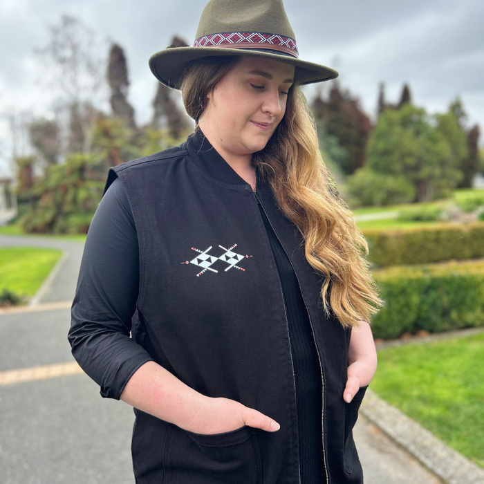 Rangitāmiro Print Vest - Black