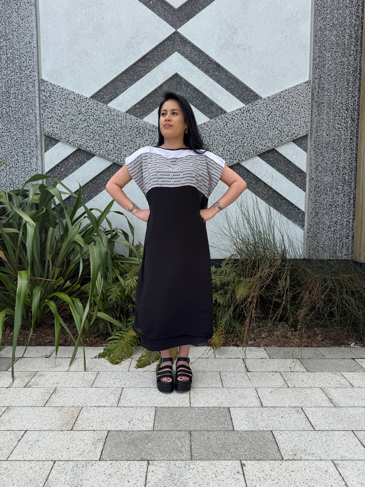 Whakarare dress - White + Black