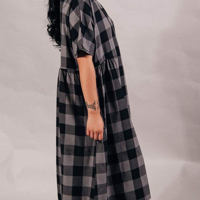 Rangitāmiro Tartan Short Sleeve Dress - Grey & Black