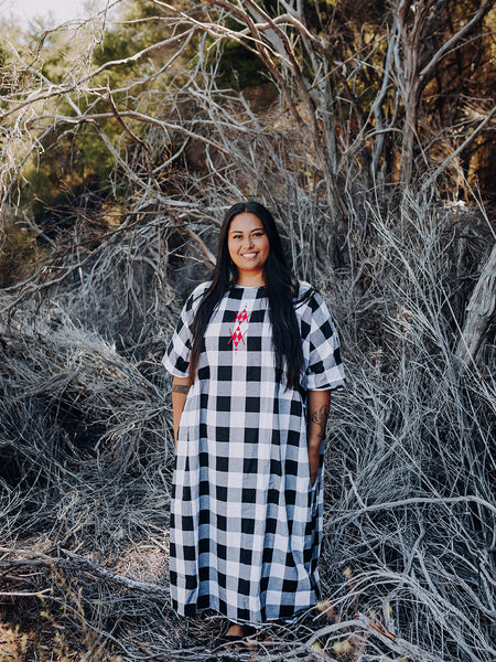 Rangitāmiro Tartan Short Sleeve Dress - White & Black