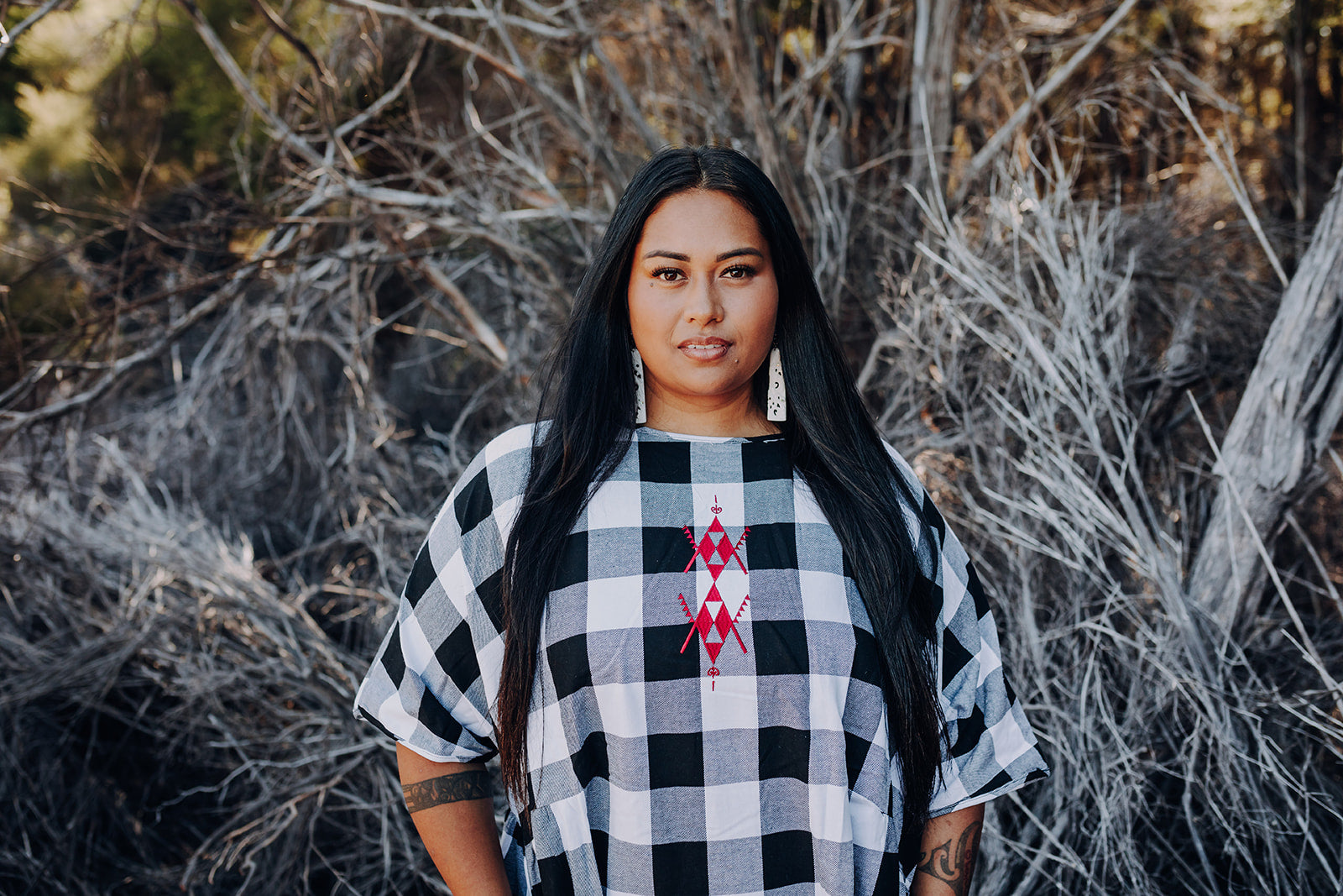 Rangitāmiro Tartan Short Sleeve Dress - White &amp; Black