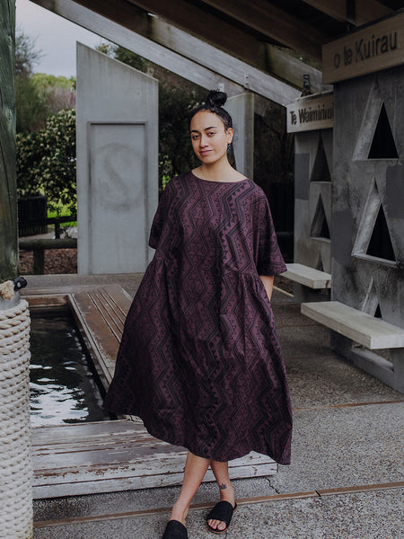 Waharua Kōpito Short Sleeve Dress - Purple/Brown Mauve
