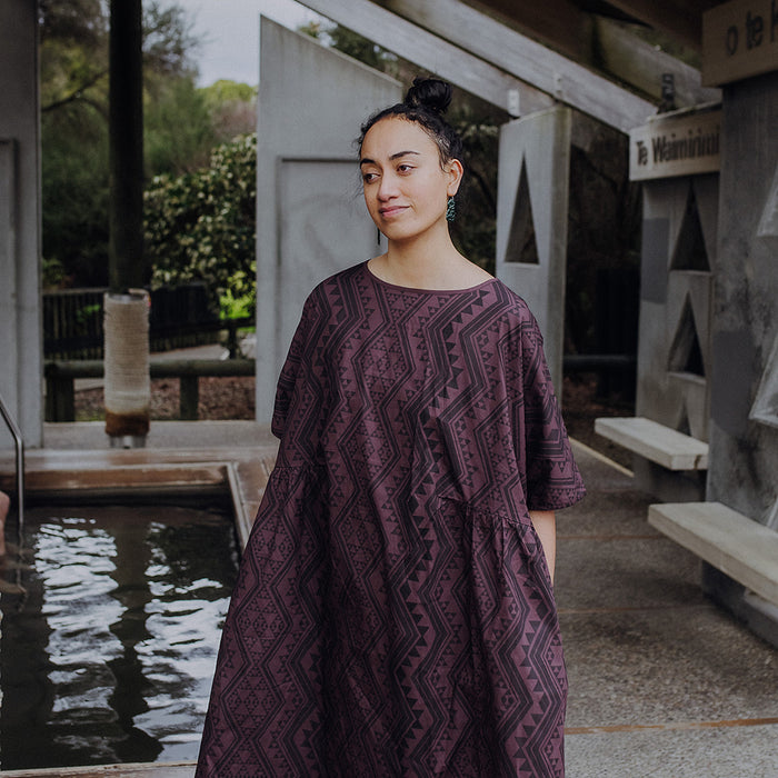 Waharua Kōpito Short Sleeve Dress - Purple/Brown Mauve