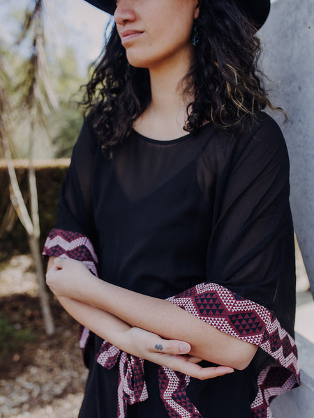 Waharua Kōpito Kaftan - Maroon & White Border