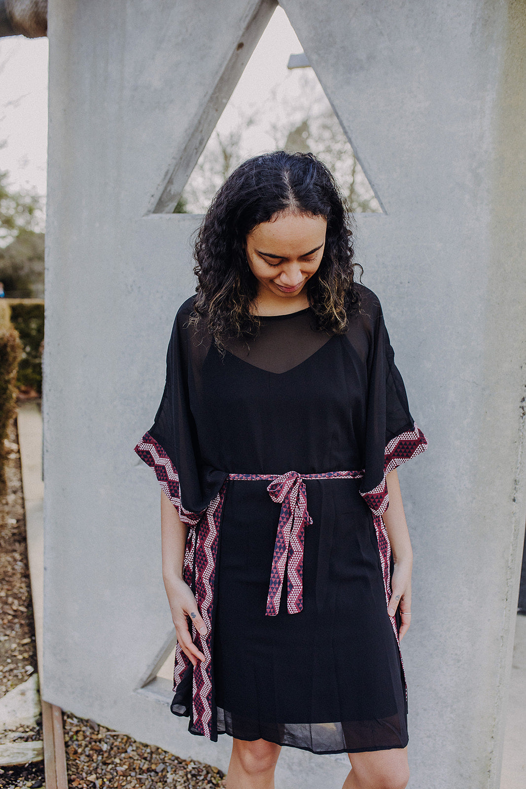 Waharua Kōpito Kaftan - Maroon &amp; White Border