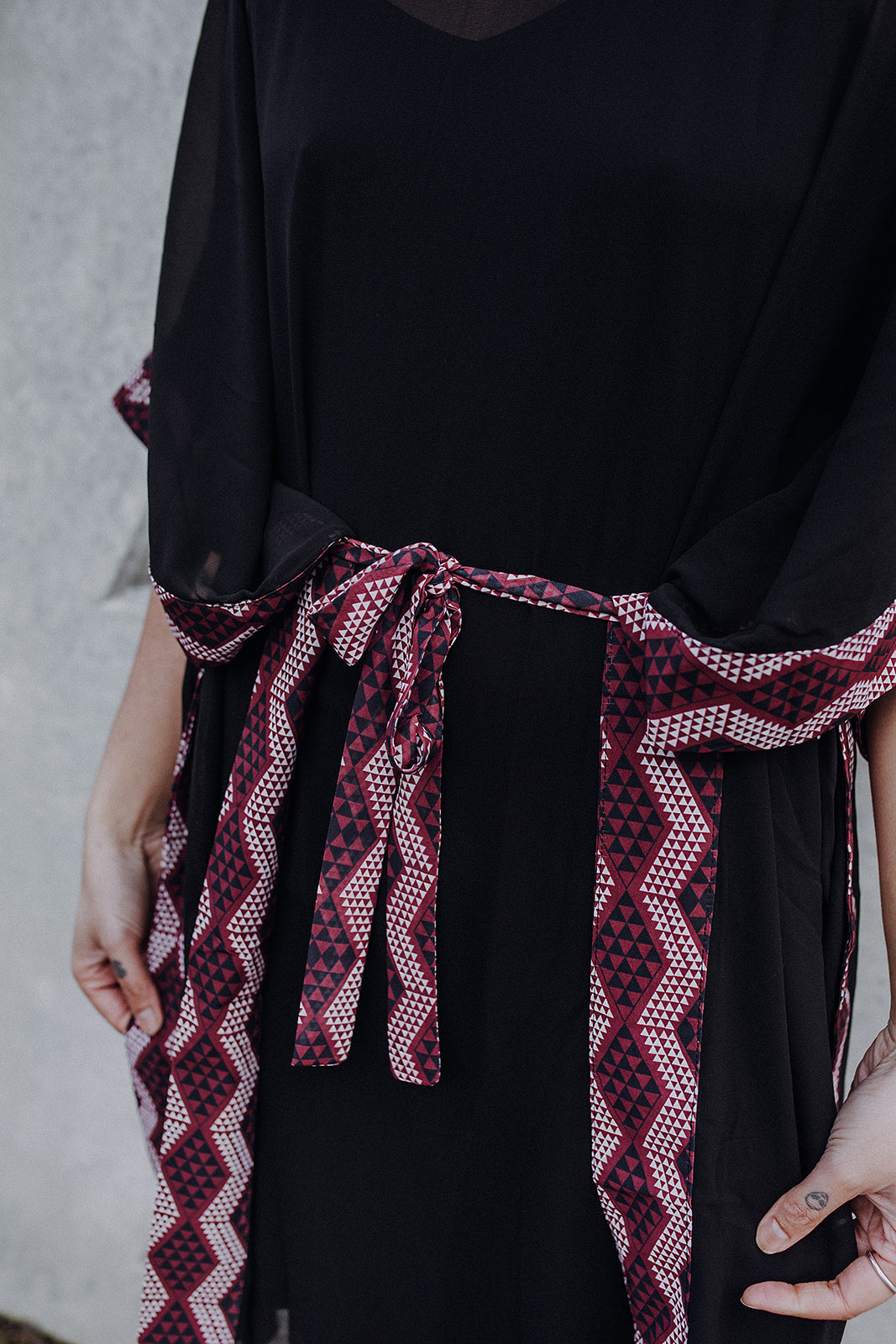 Waharua Kōpito Kaftan - Maroon &amp; White Border
