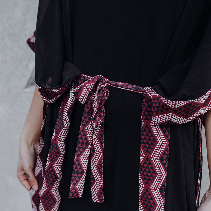Waharua Kōpito Kaftan - Maroon & White Border