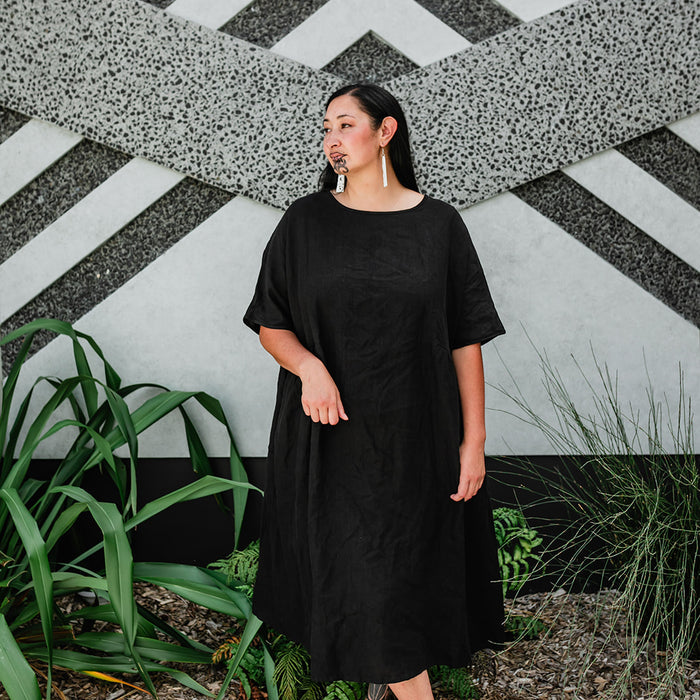 Taimana Toru Short Sleeve Linen Dress - Black