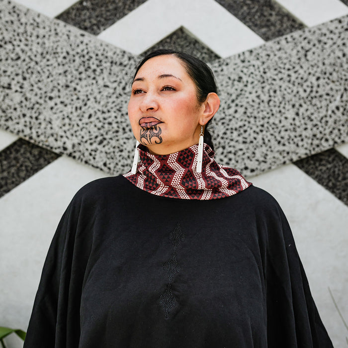 Waharua Kōpito with Taimana Embroidery Poncho - Black