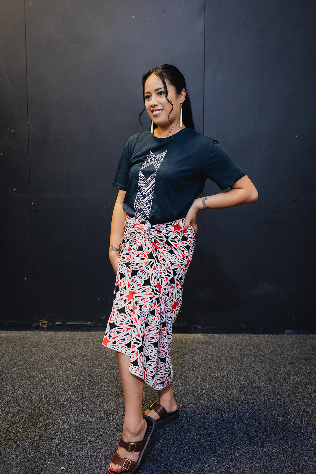 Kōwhaiwhai Pareo - Red, Black &amp; White