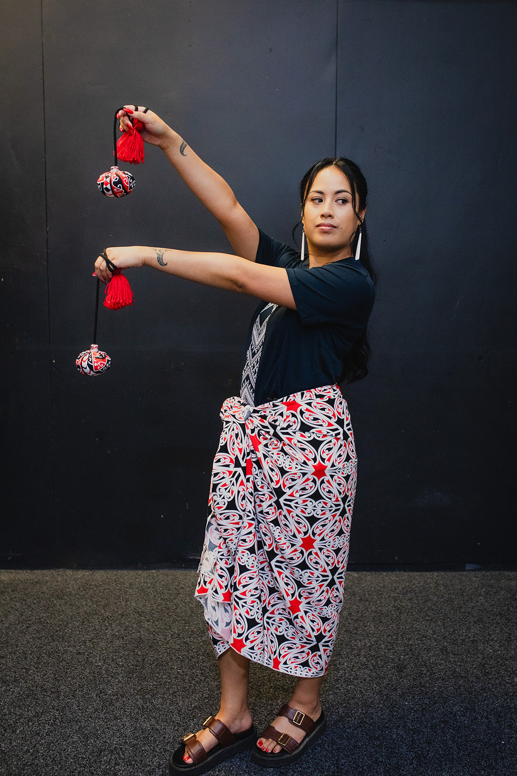 Kōwhaiwhai Pareo - Red, Black &amp; White