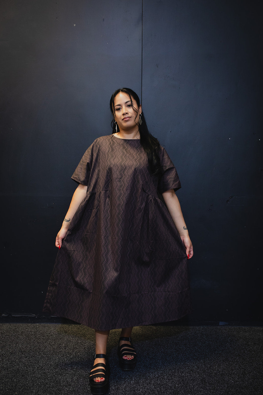 Waharua Kōpito Short Sleeve Dress - Purple/Brown Mauve