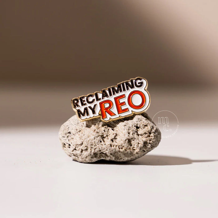 'Reclaiming My Reo' Māori Enamel Badge Pin