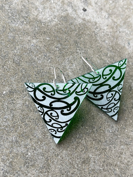 NTK Earrings Green tint, Papatūānuku