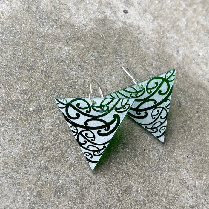 NTK Earrings Green tint, Papatūānuku