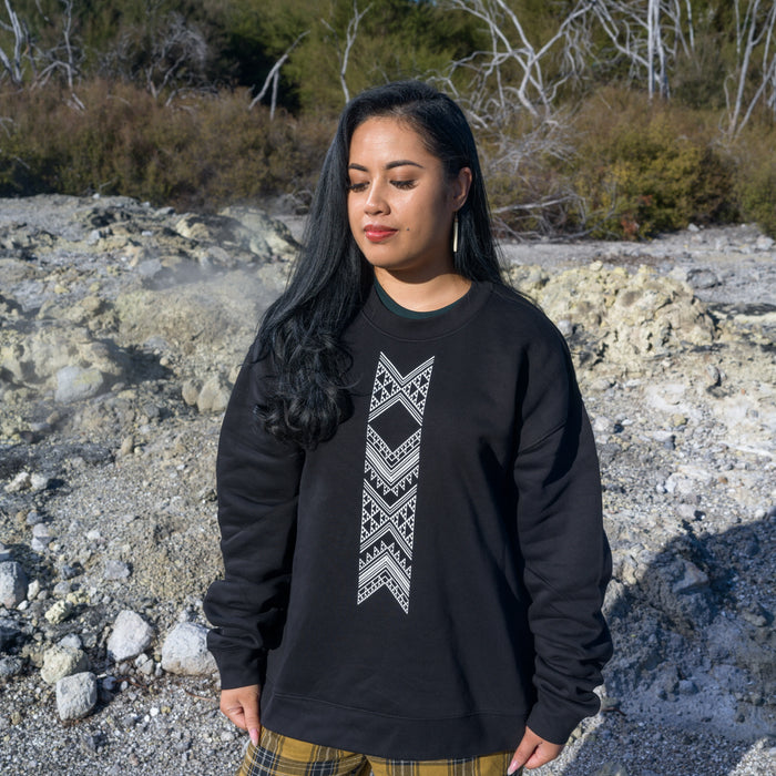Taniko Hou Print Crew - Black