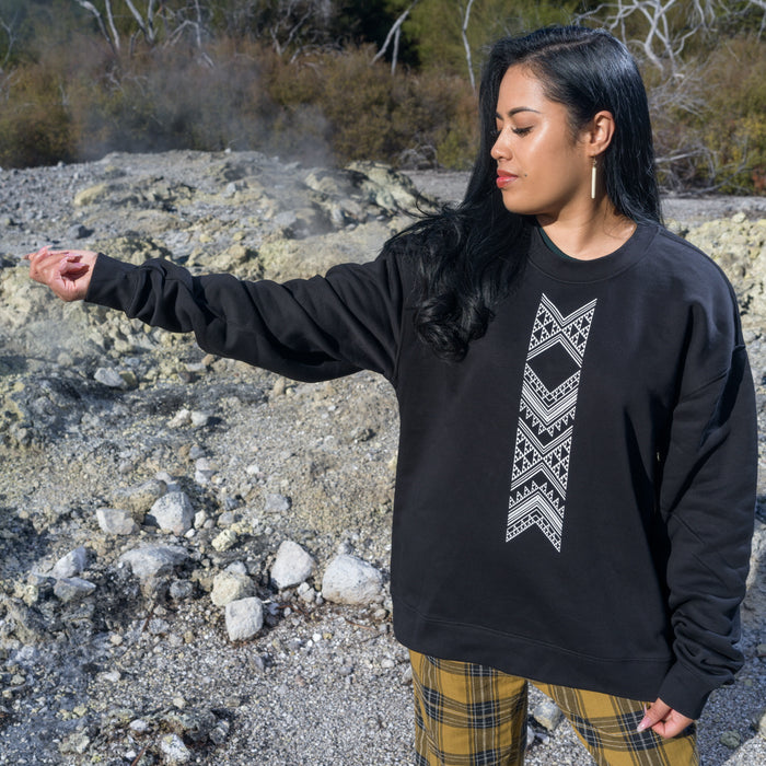 Taniko Hou Print Crew - Black