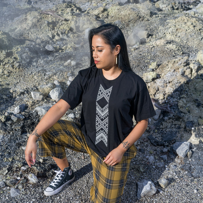 Taniko Hou Print Tee - Black