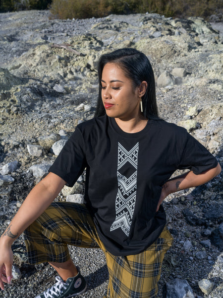 Taniko Hou Print Tee - Black