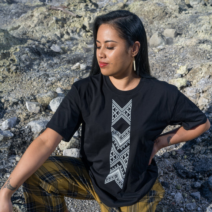 Taniko Hou Print Tee - Black