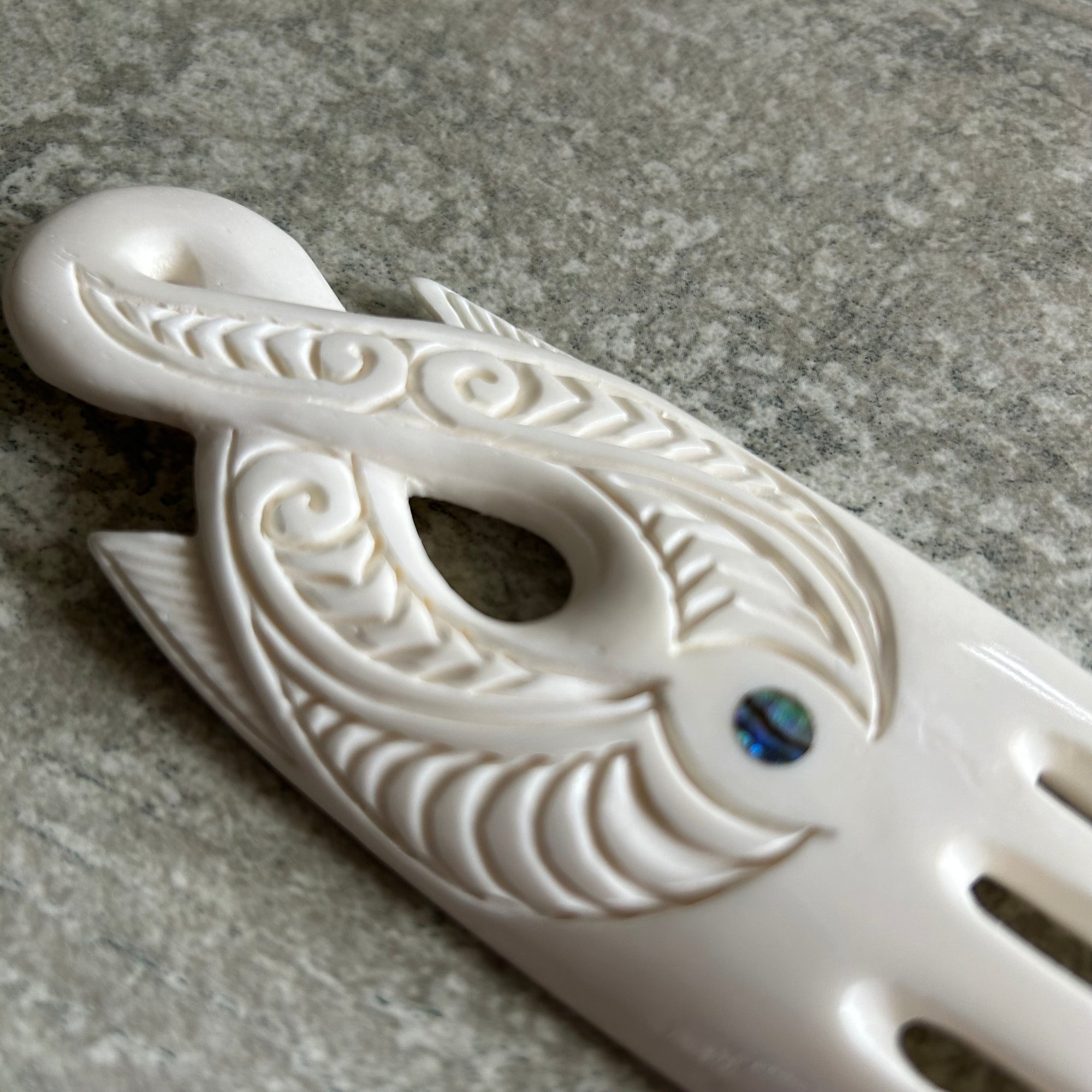 Bone Single Twist Heru