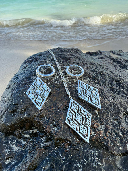 Silver Taimana Earring & Pendant Set
