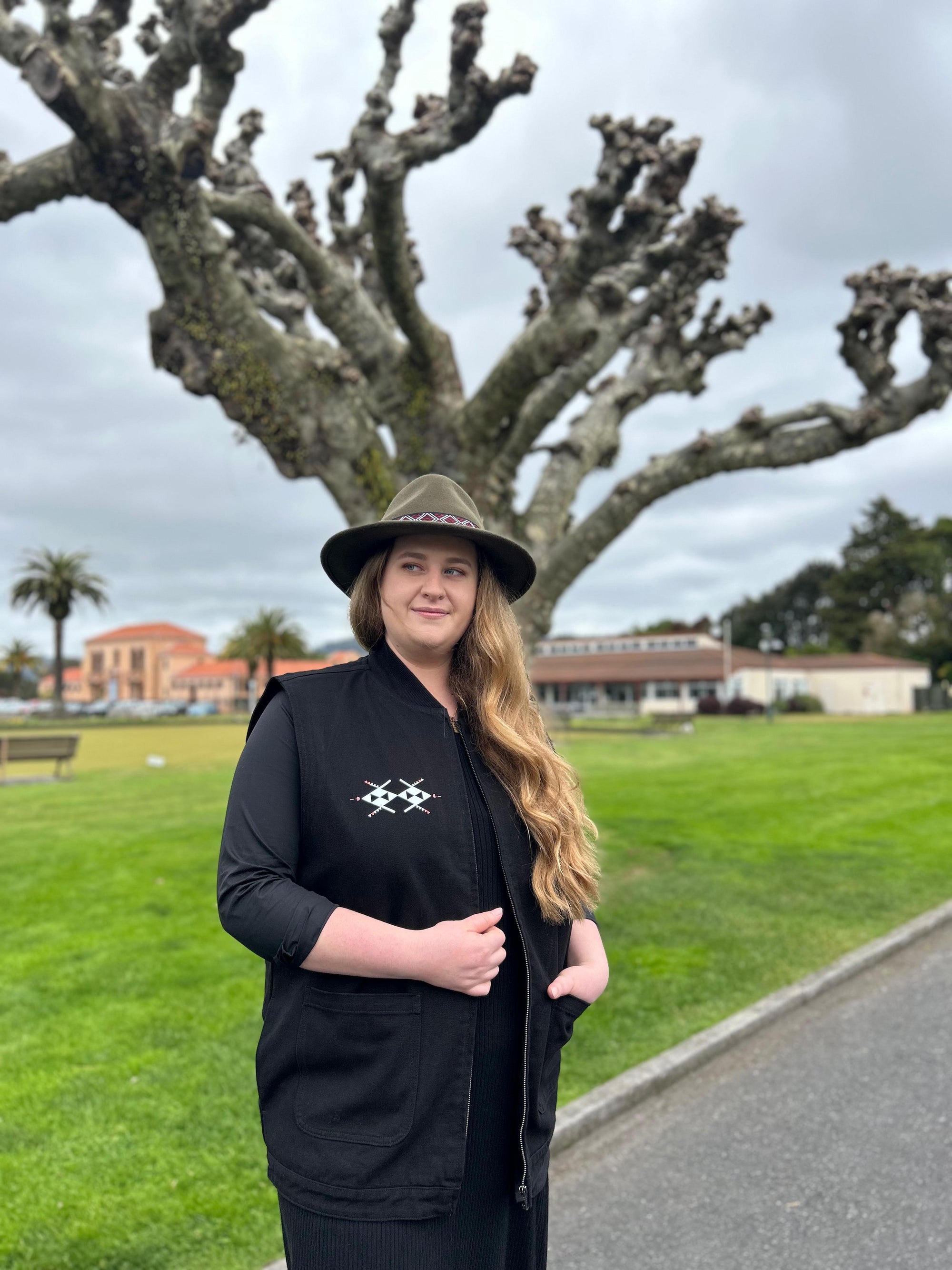 Rangitāmiro Print Vest - Black