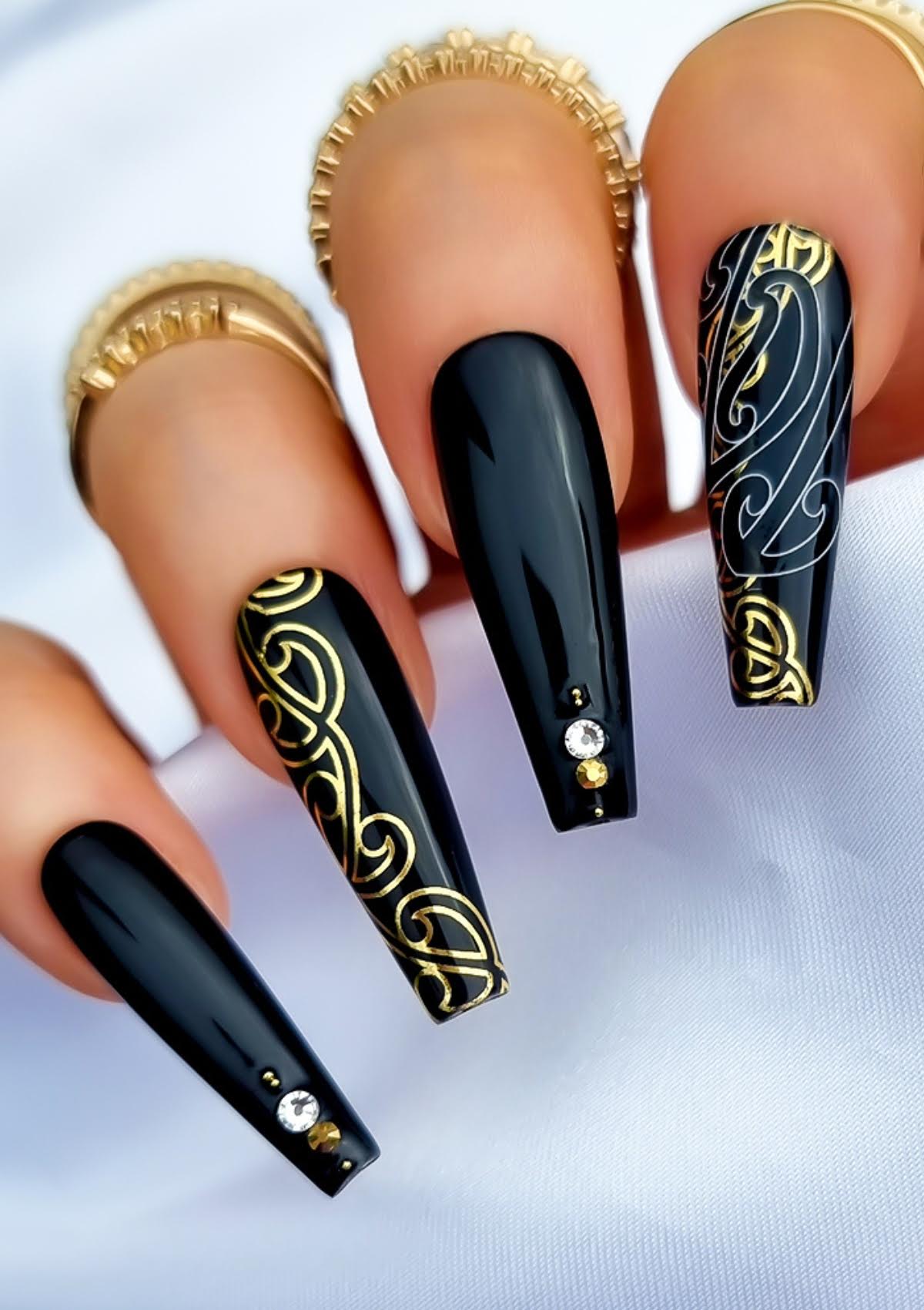 Black &amp; White Nail Transfer Tattoos