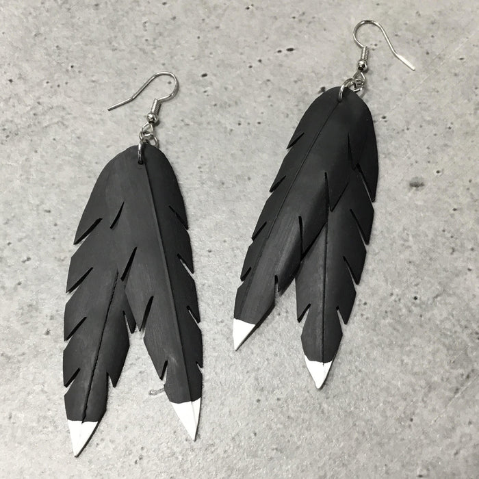 Pīata Double Feather White Tip Short Earrings
